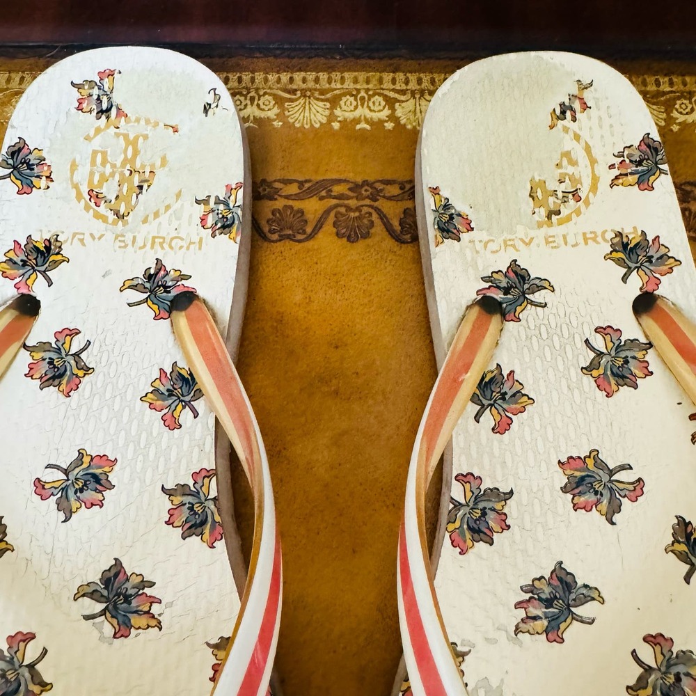 Tory Burch Floral Flip Flops Thongs Sandals Sz 8.5 - Picture 2 of 4